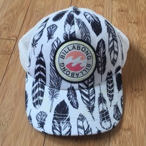 💘✨Billabong feather hat!✨💘